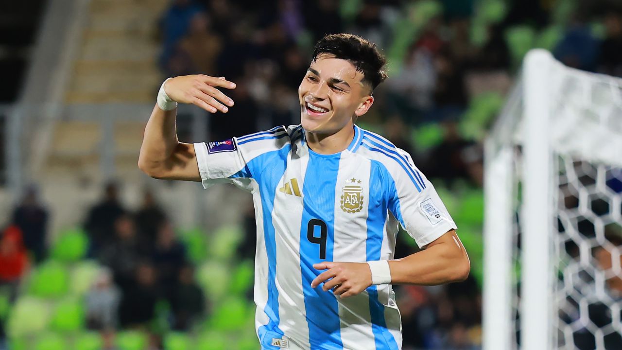 ARGENTINA GANA EN SU DEBUT CON UNO MENOS 28 SEP 2025