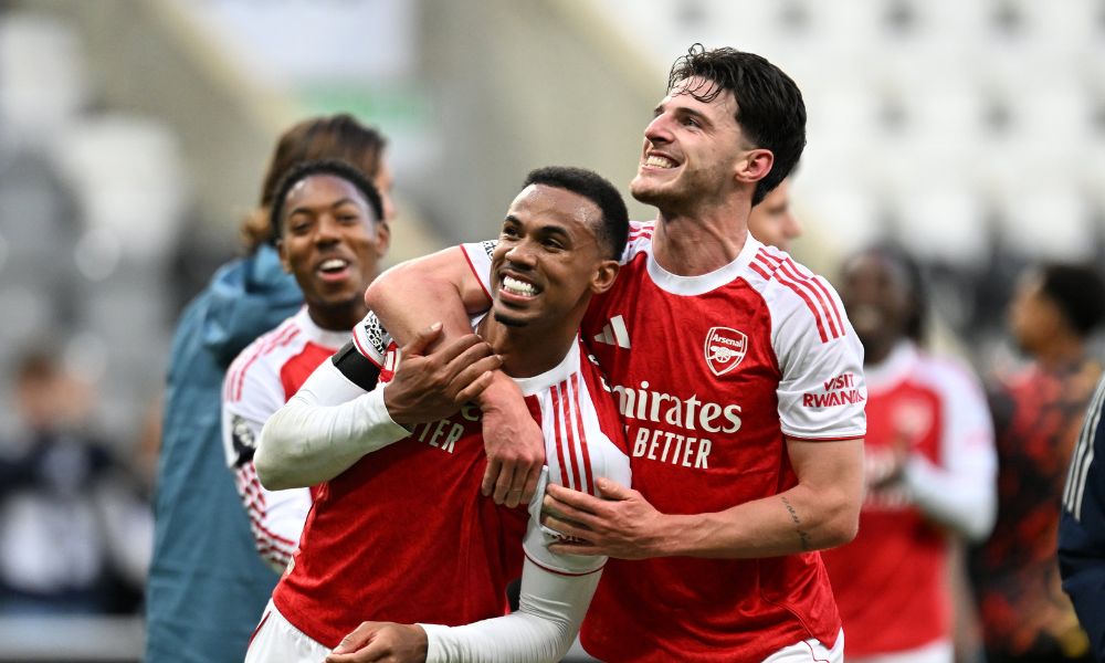 Cabezazo de Gabriel da triunfo al Arsenal