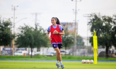 Diana Ordóñez preparandose para el partido Tigres vs Leon femenil