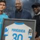 Marsella retira el 30 en honor a Steve Mandanda