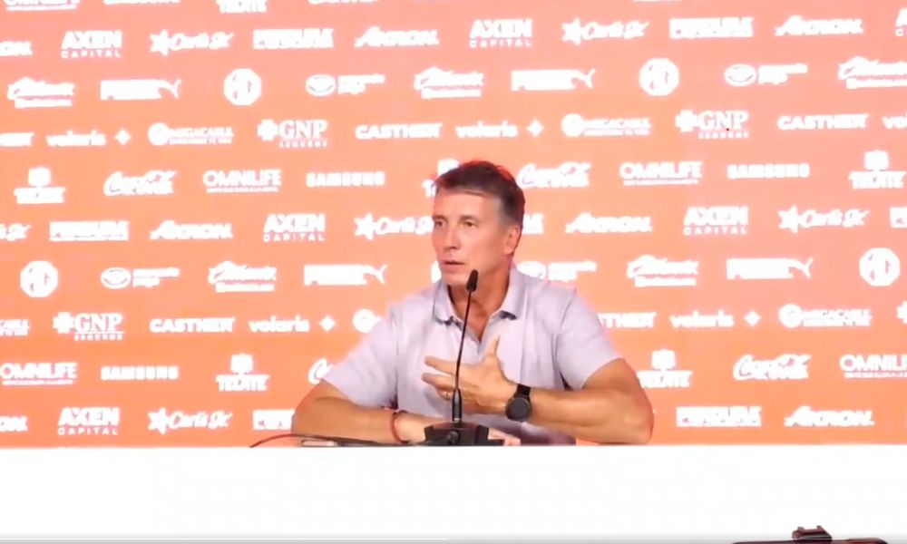 Robert Siboldi se queja de que "el fútbol ya no es de contacto"