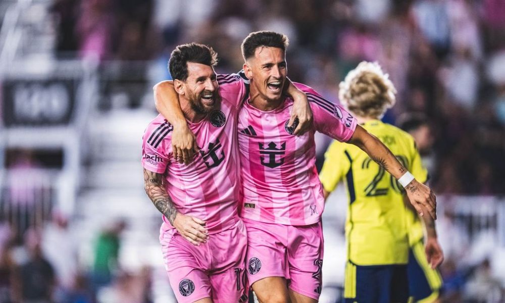 Un pase de Suárez y la calma de Lionel Messi resuelven un duelo de detalles