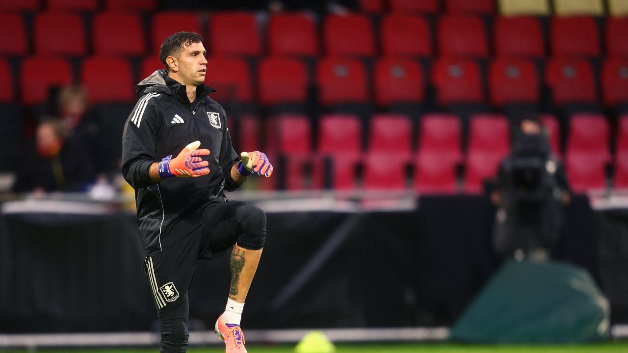 el dibu cae en europa league 23 oct 2025