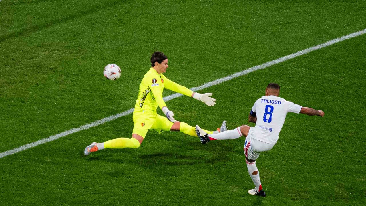 tolisso guia al lyon 23 oct 2025