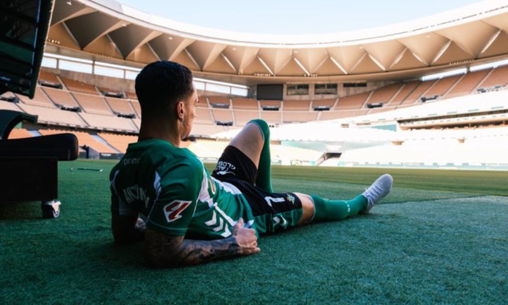 Betis recurre al TAD para que Antony juegue el derbi