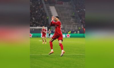 Hugo Ekitiké aprende de los gigantes y se gana minutos en Liverpool