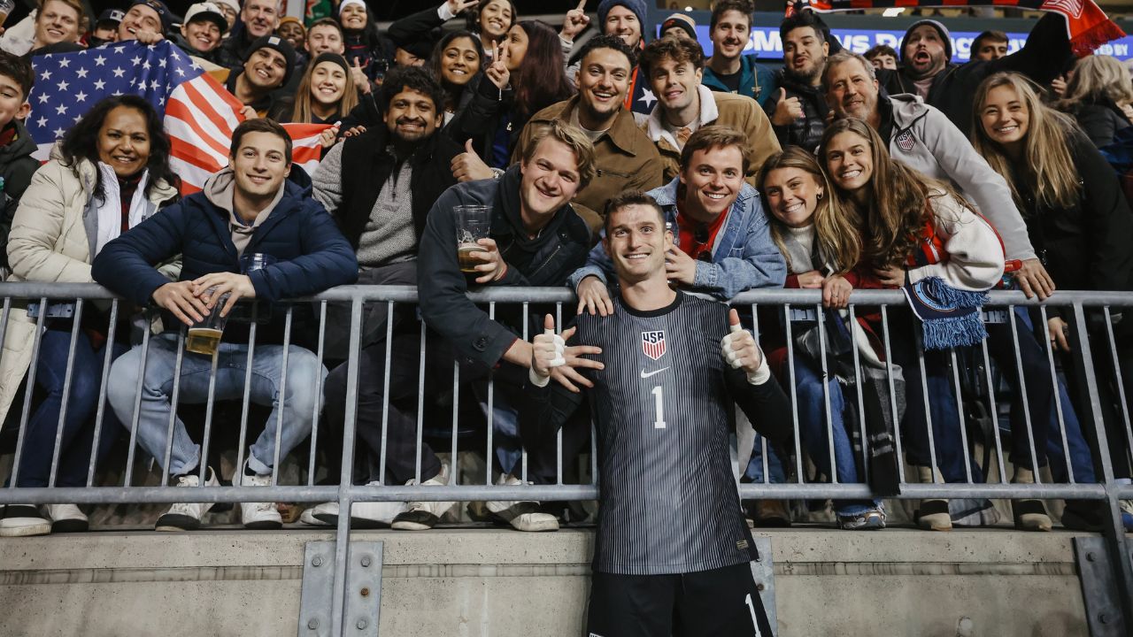 LA AFICION DE USA SE ROBA ELSHOW 15 NOV 2025