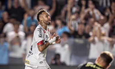 Neymar se la juega lesionado y salva al Santos del descenso
