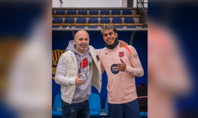 Andrés Iniesta aparece en un entrenamiento del Barcelona