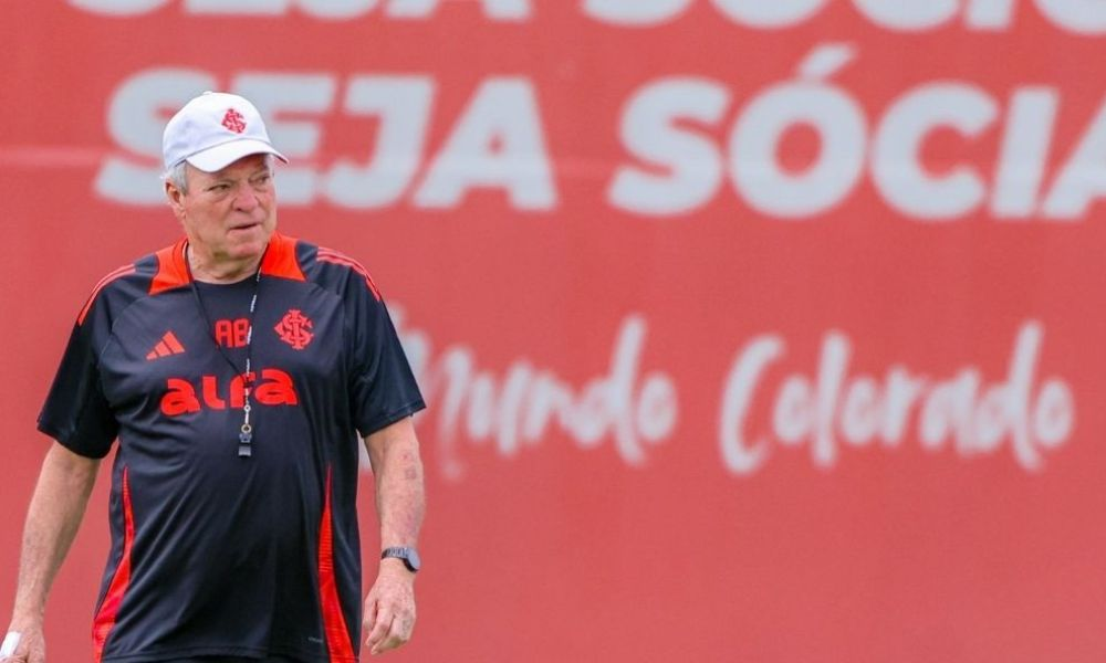 Club brasileño despide a DT machista y contrata a uno homofóbico