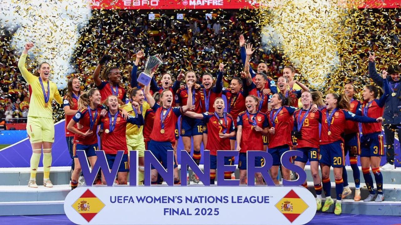 ESPAÑA CAMPEONAS 2 DIC 2025