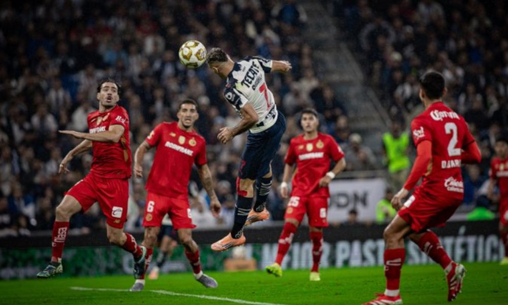 Rayados se burla del América con canción de Banda MS